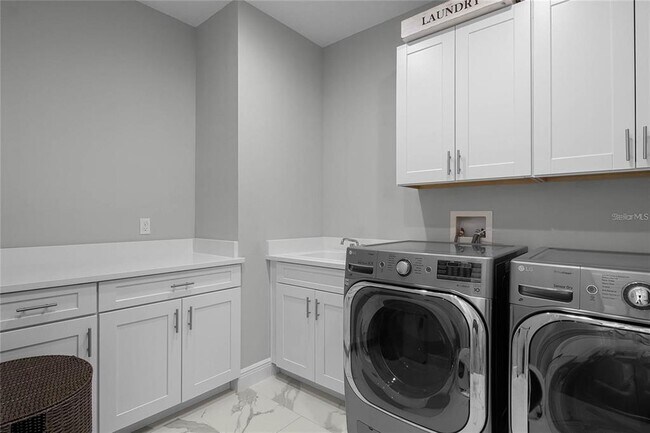 Building Photo - 1118 Estancia Wds Lp