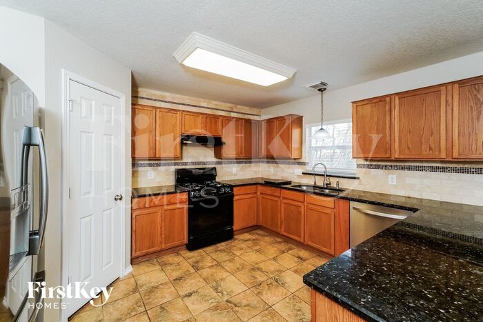 Building Photo - 15827 Brisbane Dr