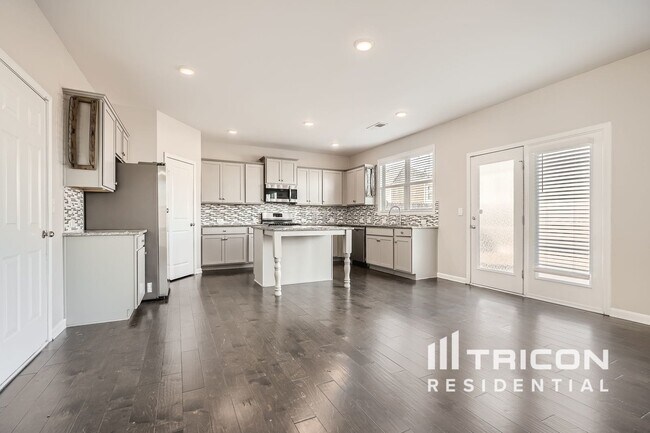 Building Photo - 2906 Cove View Ct SE