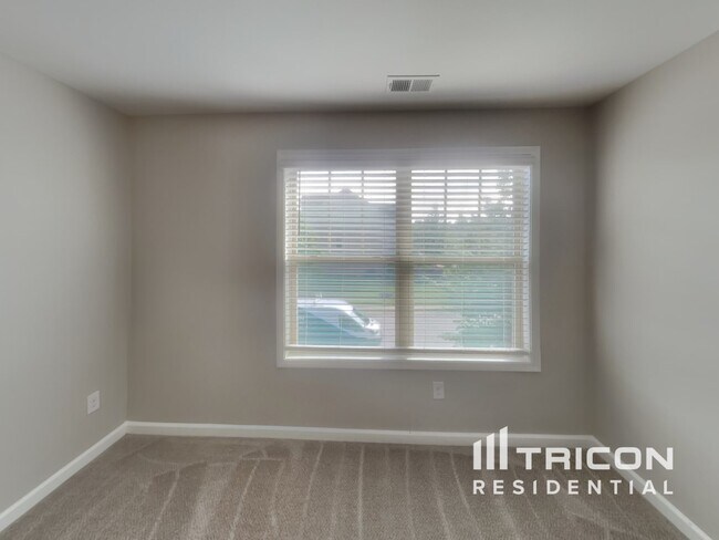 Building Photo - 3380 Baylor Cir