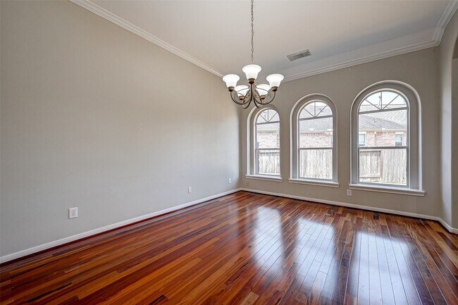 Building Photo - 13922 Normandy Ct