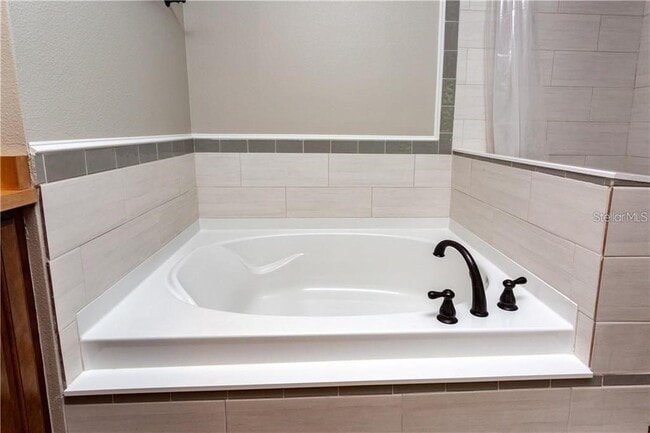 Building Photo - 512 Penny Royal Pl