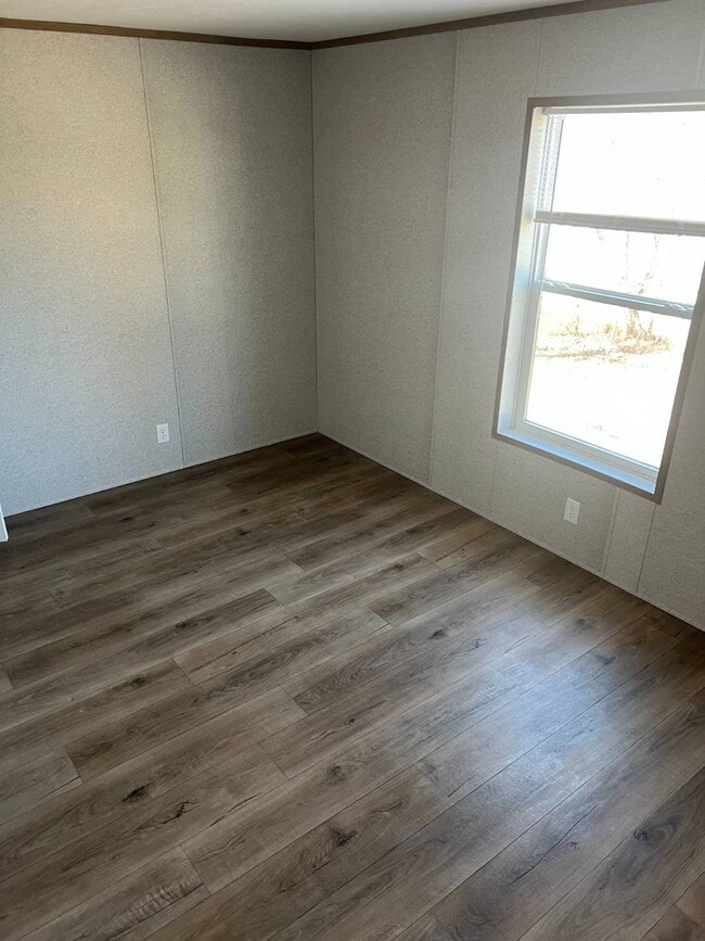 Building Photo - 200 E Zora St