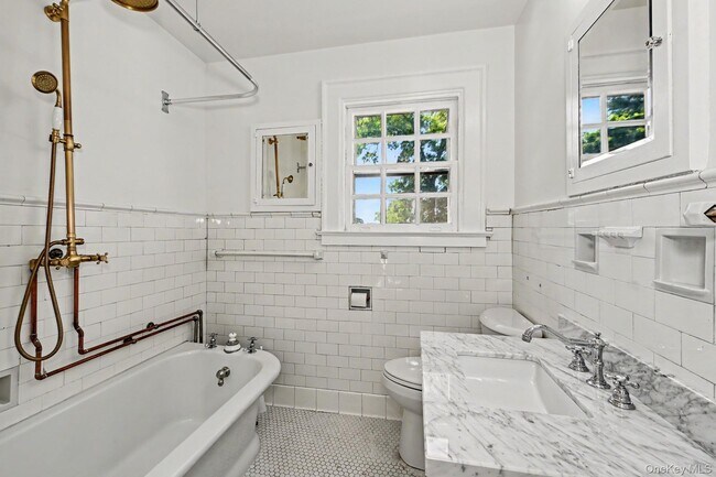 Building Photo - 53 Cortlandt Ave