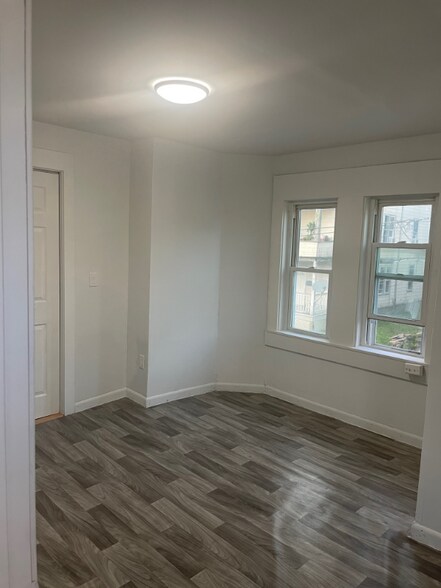 Building Photo - 24 Mechanic St