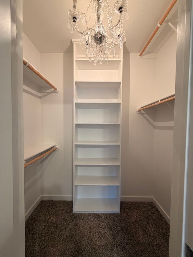 Building Photo - 1206 Burgandy Dr