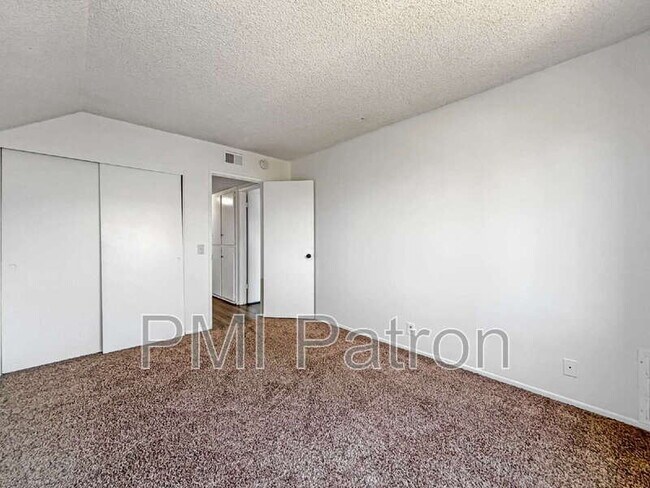 Building Photo - 8941 Mint Ave
