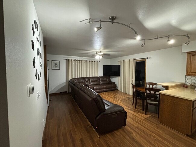 Building Photo - 4052 S Brust Ave