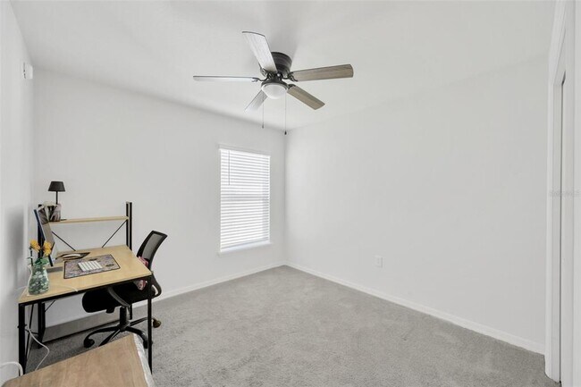 Building Photo - 1072 Aruba Ave