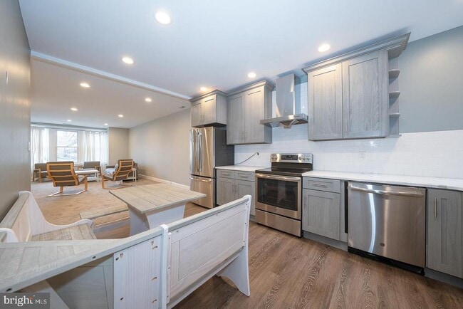 Building Photo - 524 S 3rd St