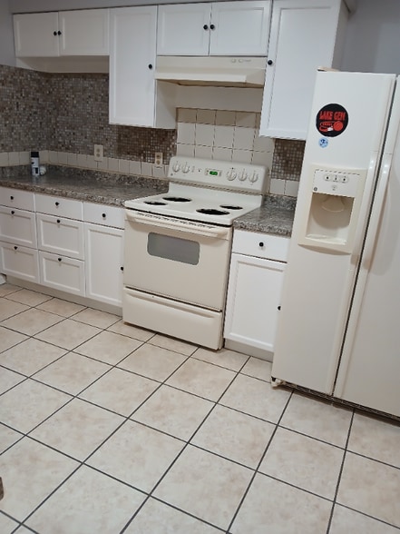 Building Photo - 4816 Miranda Cir