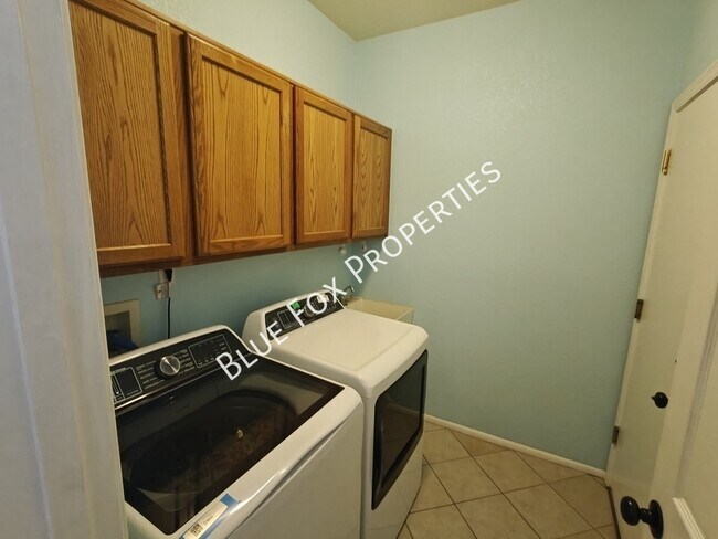 Building Photo - 7485 W Briner Dr