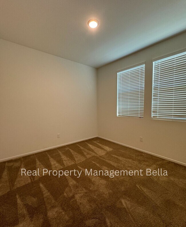 Building Photo - Beautiful Corner-Lot Home with Open Floor ...