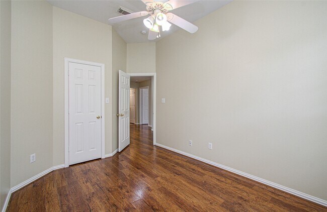 Building Photo - 18223 Heathridge Ln