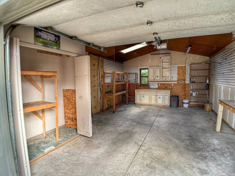Building Photo - 4586 E Colorado Ave