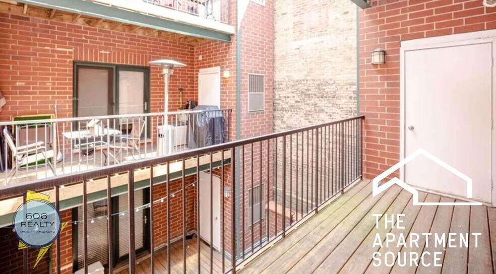 Building Photo - 3347 N Clark St