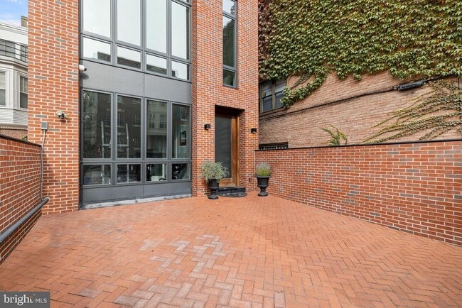 Building Photo - 1727 Delancey St