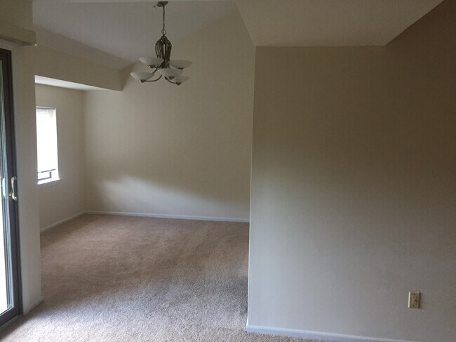 Building Photo - 3605 Royce Ct