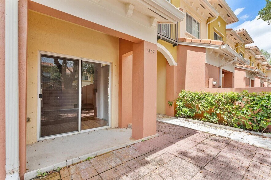 Building Photo - 1407 S Santa Catalina Cir