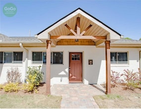 Building Photo - 306 W College St