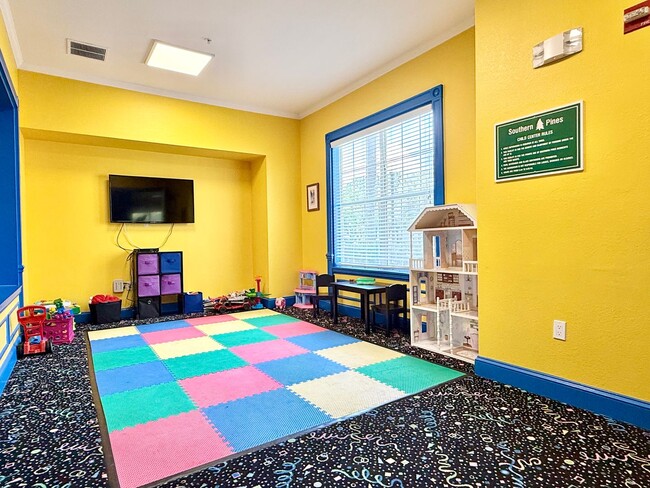 Building Photo - Upgraded 2Bedrooms/2Baths condo in a vibrant lifestyle Winter Garden community!