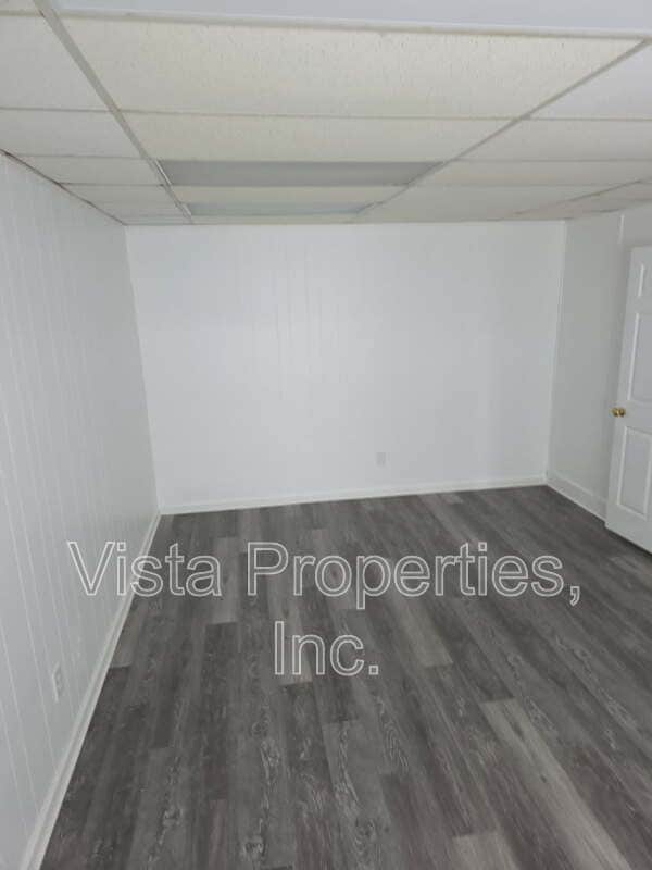 Building Photo - 7292 Manslick Rd
