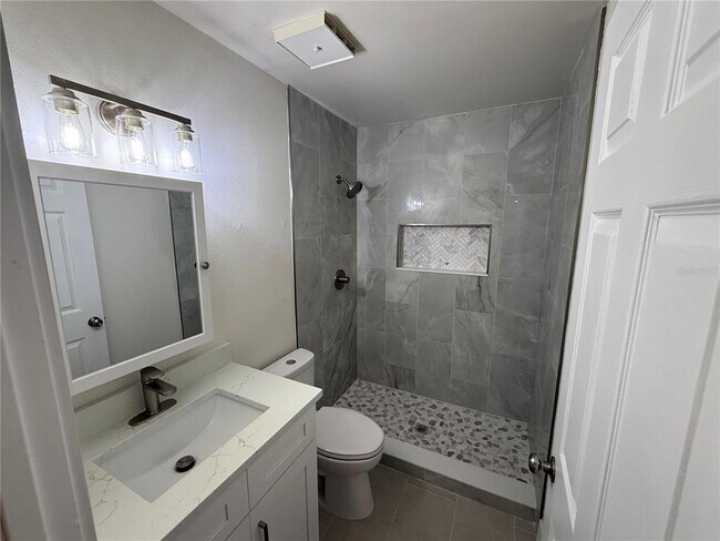 Building Photo - 3455 Countryside Blvd