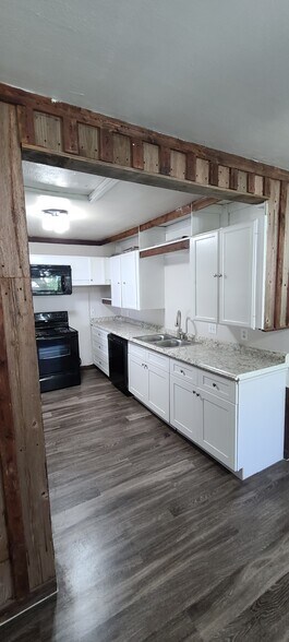 Building Photo - 8434 Garland St