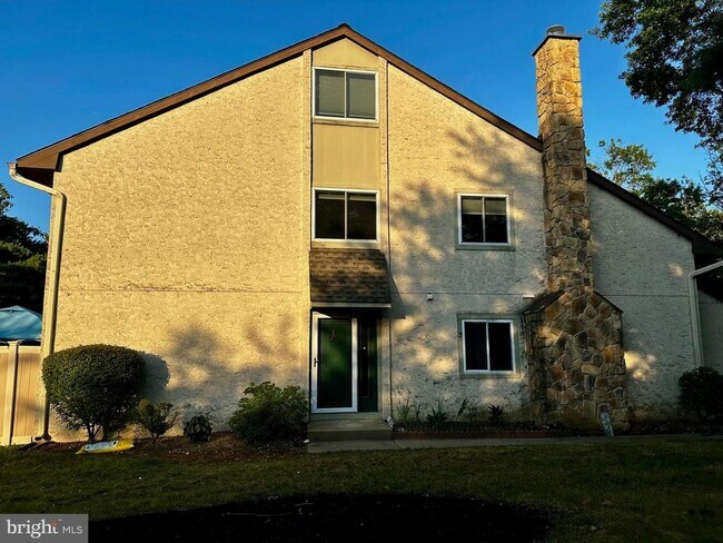 Primary Photo - 99 Thoreau Dr