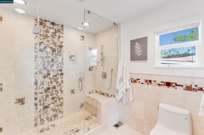 Building Photo - 2424 San Miguel Dr