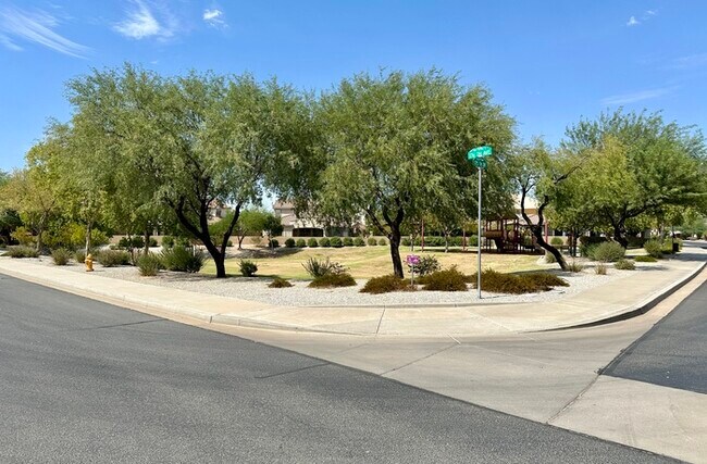 Building Photo - Estrella Mountain Ranch with Resort-style ...