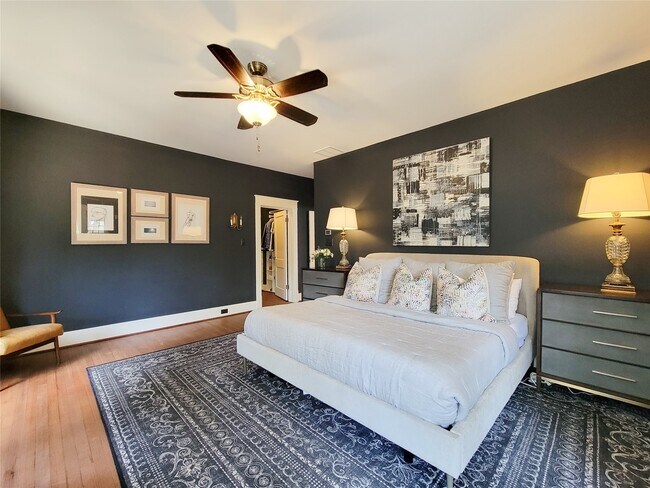 Building Photo - 3702 Audubon Pl