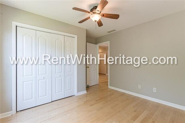 Building Photo - GORGEOUS 4 BEDROOM / 2.5 BATH WITH ALL THE UPGRADES IN POULAR KINGSWOOD SWIM / TENNIS COMMUNTY