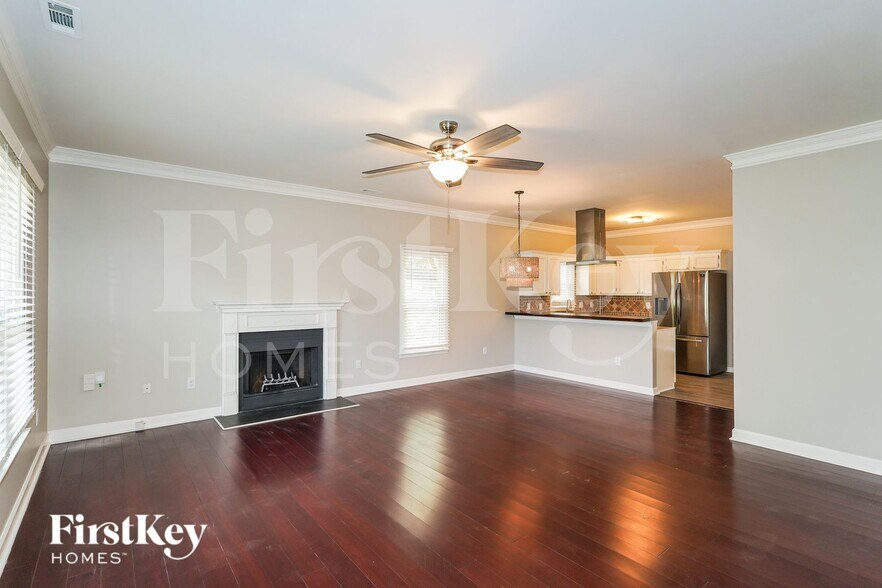 Building Photo - 802 Conway Pl