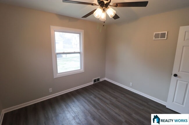 Building Photo - 827 N 29th St