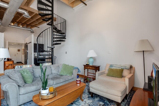 Building Photo - 200 River Pl Dr