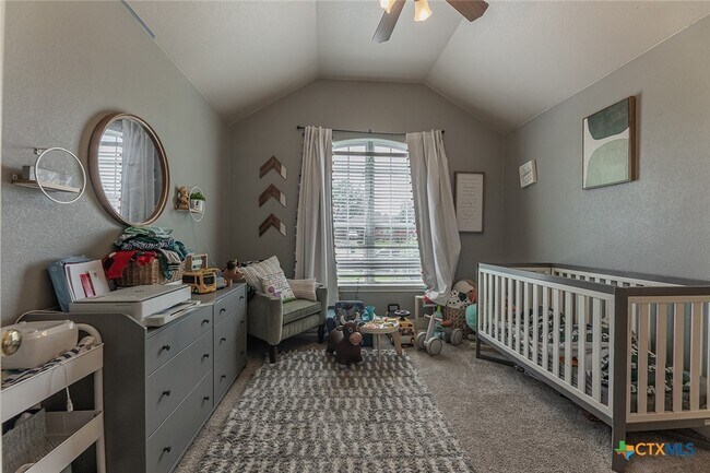 Building Photo - 605 Lantana St