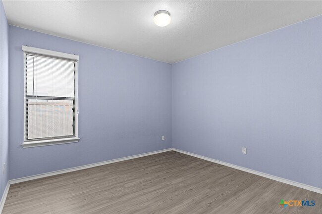 Building Photo - 503 Sumac Trail