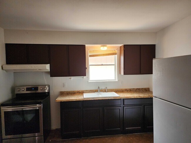 Building Photo - 10075 E Loop 1604 S