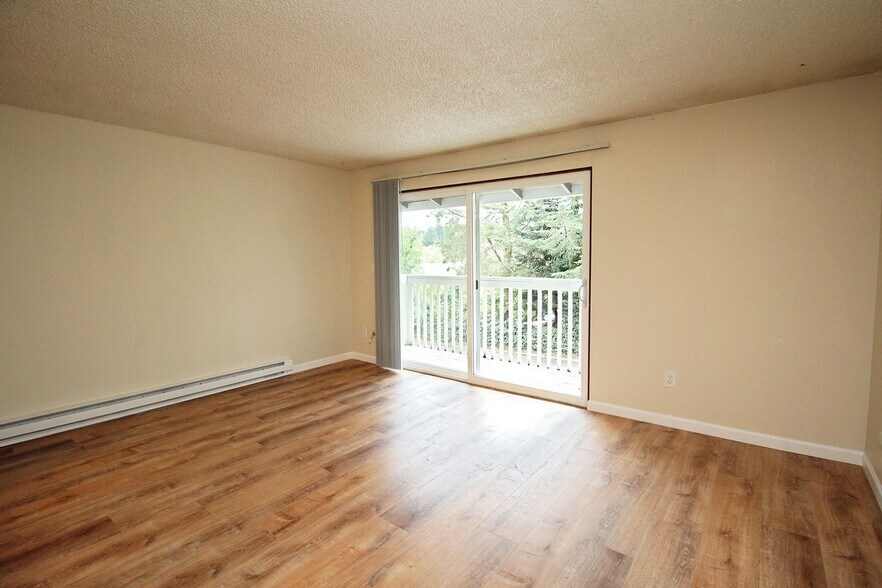 Building Photo - 5704 SW Beaverton Hillsdale Hwy