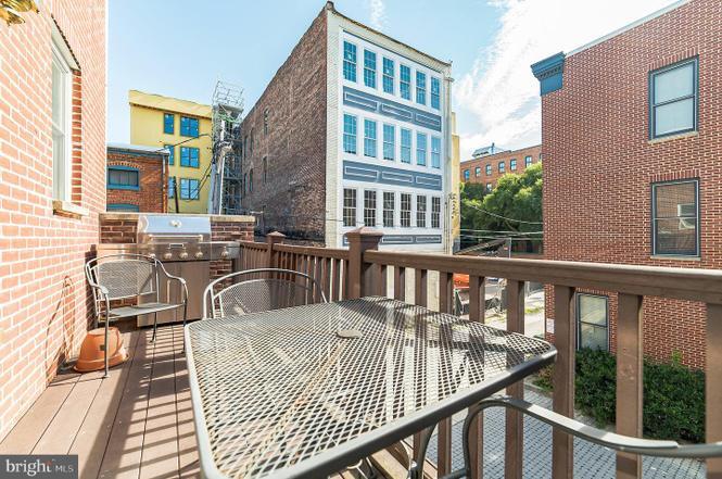 Patio - 217 S Fremont Ave