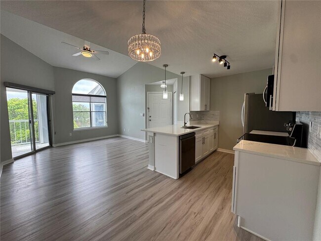 Building Photo - 2569 Grassy Point Dr