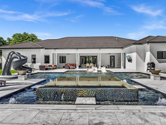 Building Photo - 6122 SW 173rd Way