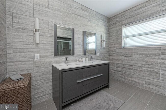 Building Photo - 2514 Frankford Ave