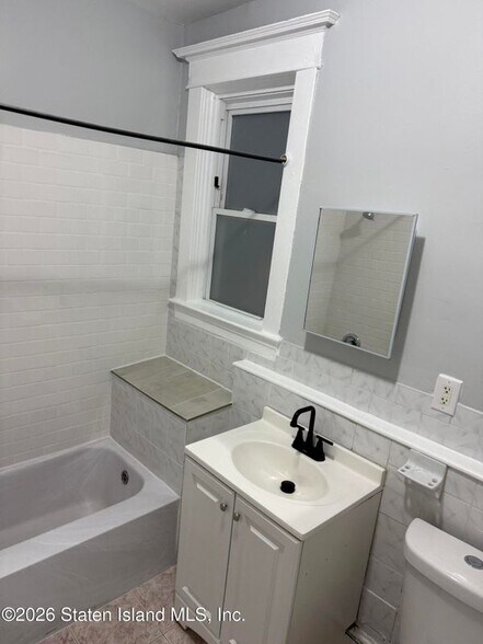 Building Photo - 335 Clifton Ave