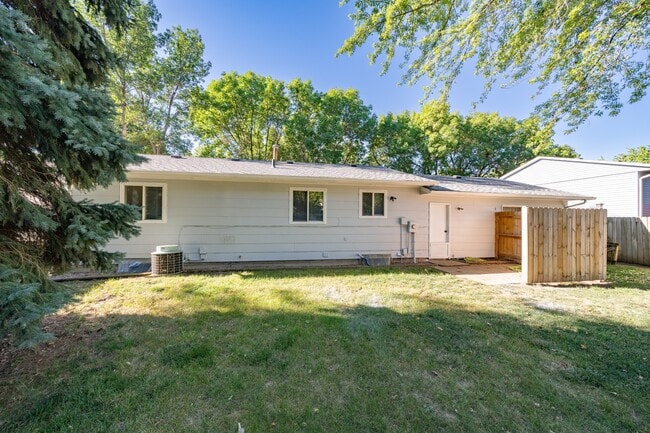 Building Photo - 6700 W 51st St