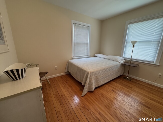 Building Photo - 42 Parkway S