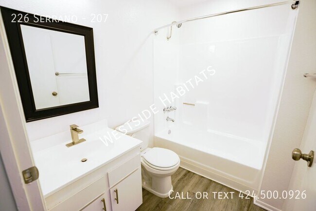 Building Photo - 226 Serrano-207