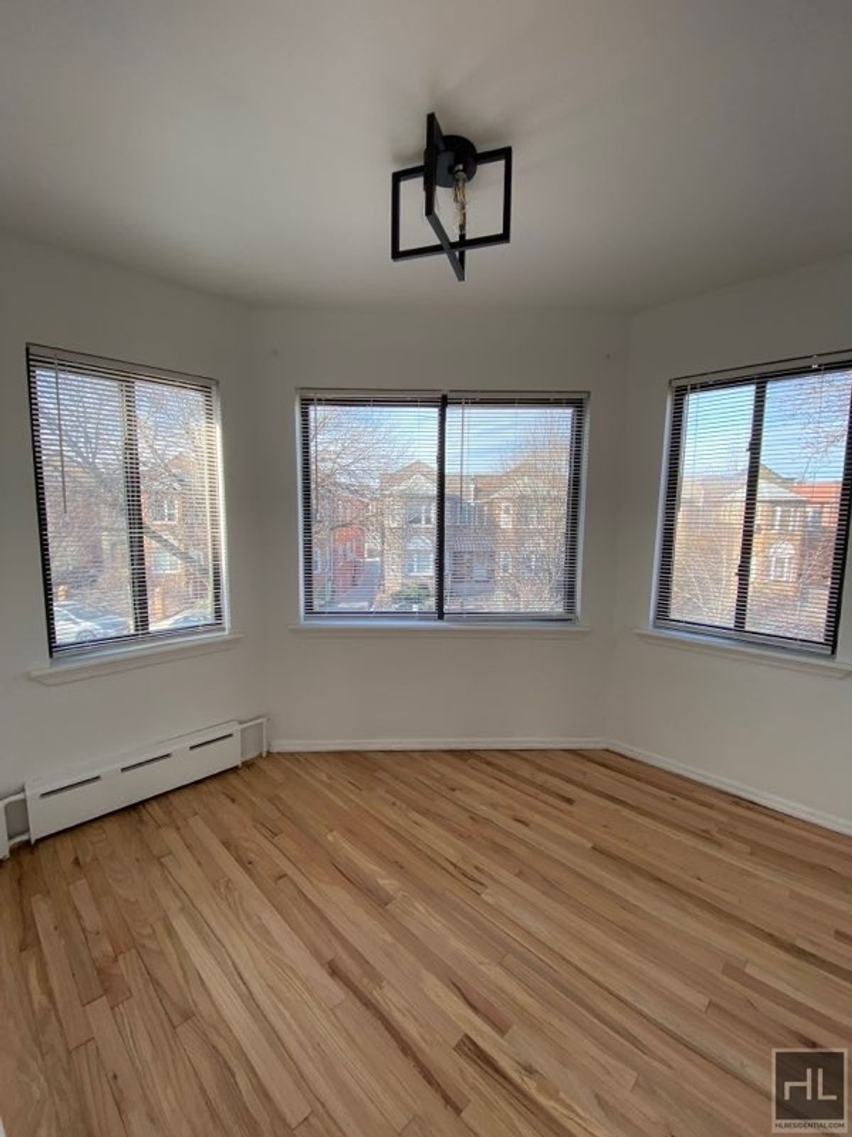 Building Photo - Beautiful 2 bedroom apartment in prime Ast...