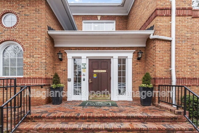 Building Photo - 5108 Donovan Dr